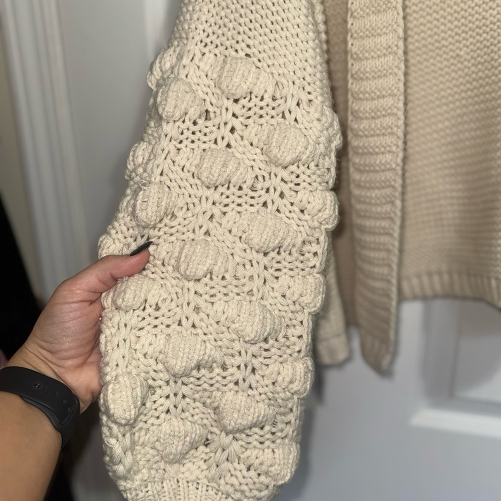 Women's Cream Puff Sleeve Knit Cropped Sweater Cardigan - Picture 4 of 5